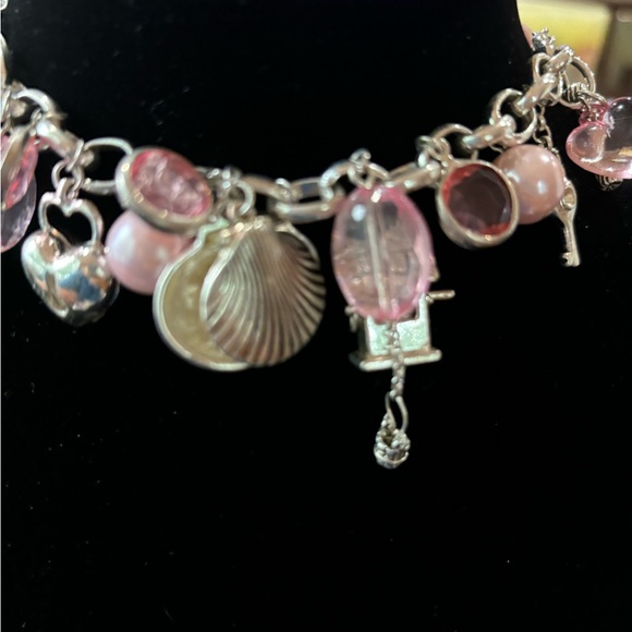 Cookie Lee charm bracelet. 6 silver tone charms with pink/pearl beads and clear - Picture 6 of 7